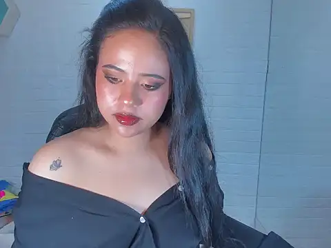 Snapshot of Cleosex01 chatting on 10.25.25 Cleosex01 online show from 10.25.25