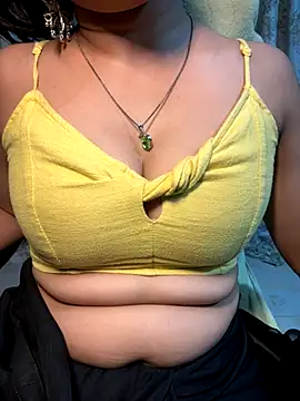 Snapshot of chocogirl_001 chatting on 10.08.25 chocogirl 001 online show from 10.08.25