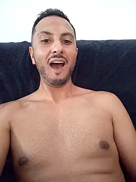 Snapshot of chocoman3 chatting on 11.03.25 chocoman3 online show from 11.03.25