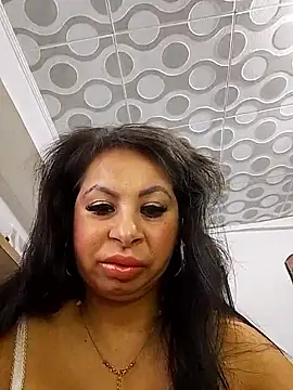 Snapshot of sonya_wet chatting on 10.21.25 sonya wet online show from 10.21.25