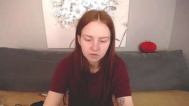 Snapshot of Evarey_ chatting on 10.23.25 Evarey  online show from 10.23.25