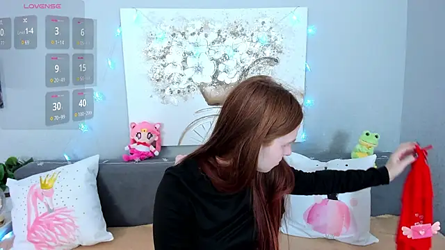 Evarey  online show from 12.19.25