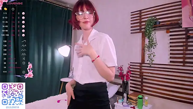  LucyStars  online show from 11.04.25