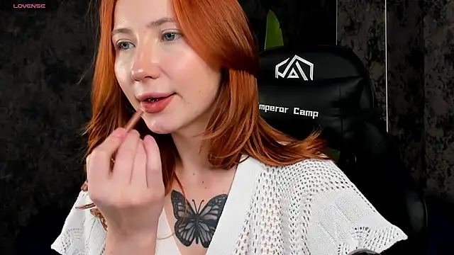 Snapshot of Jennie_Cartera chatting on 10.26.25 Jennie Cartera online show from 10.26.25