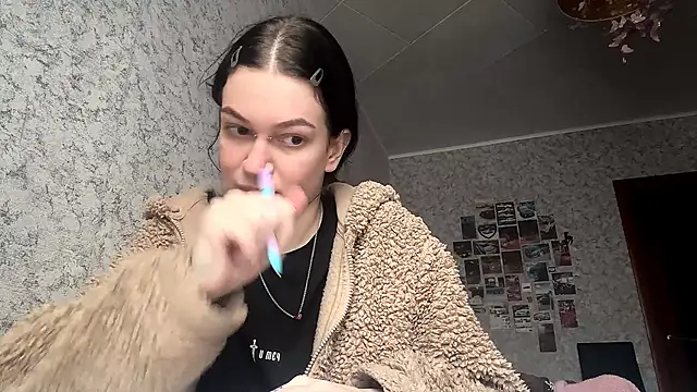 Snapshot of Wallazar_cute chatting on 10.30.25 Wallazar cute online show from 10.30.25