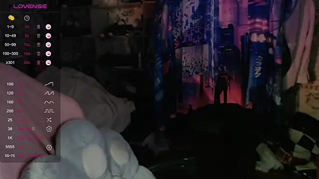 Dreamy Red Girl online show from 10.12.25