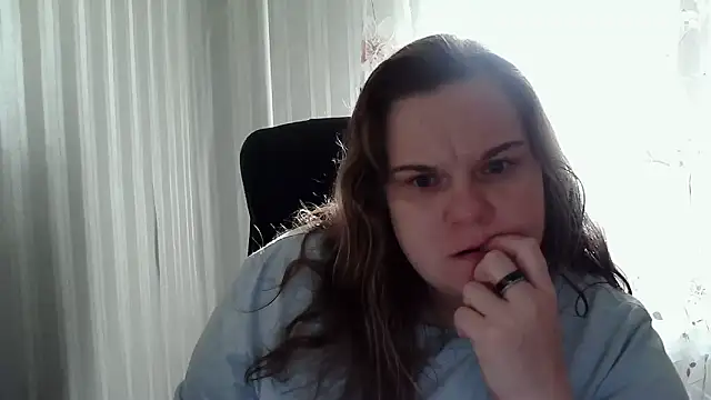 Snapshot of XLisaBlueXs_ chatting on 10.12.25 XLisaBlueXs  online show from 10.12.25