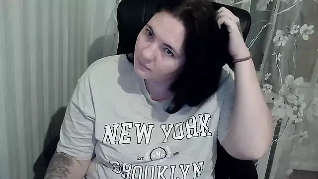 Snapshot of XLisaBlueXs_ chatting on 10.12.25 XLisaBlueXs  online show from 10.12.25