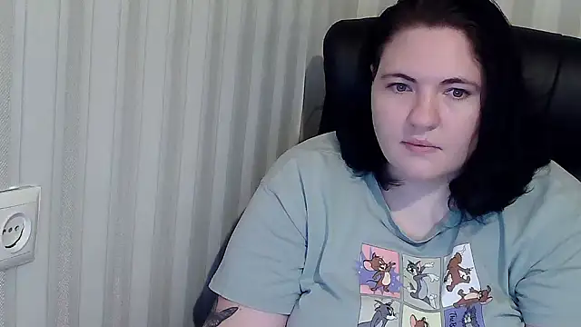 Snapshot of XLisaBlueXs_ chatting on 10.19.25 XLisaBlueXs  online show from 10.19.25