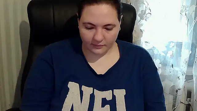Snapshot of XLisaBlueXs_ chatting on 10.23.25 XLisaBlueXs  online show from 10.23.25