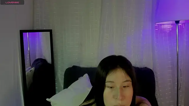 Snapshot of TamaraKarter chatting on 10.20.25 TamaraKarter online show from 10.20.25