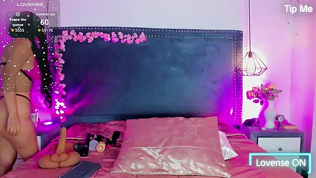 Snapshot of Emma_Saylor chatting on 10.16.25 Emma Saylor online show from 10.16.25