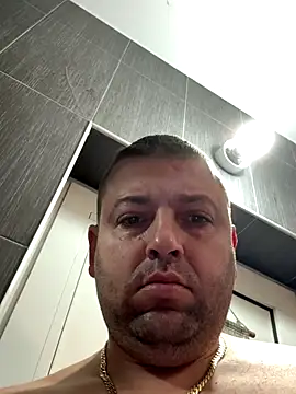 Snapshot of crazy88p chatting on 11.02.25 crazy88p online show from 11.02.25