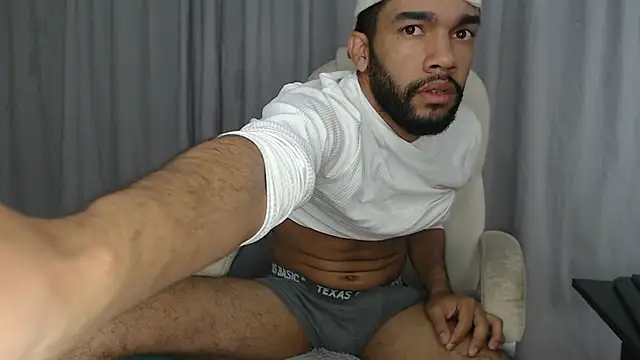 Snapshot of andresnoir_ chatting on 10.21.25 andresnoir  online show from 10.21.25
