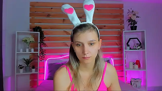 Snapshot of Sophia_Elliott chatting on 10.14.25 Sophia Elliott online show from 10.14.25