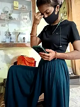 Snapshot of Payal_G chatting on 10.13.25 Payal G online show from 10.13.25