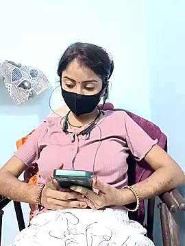 Snapshot of Payal_G chatting on 10.14.25 Payal G online show from 10.14.25