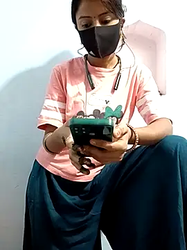 Snapshot of Payal_G chatting on 10.19.25 Payal G online show from 10.19.25