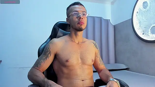 Rurik Jones online show from 11.04.25