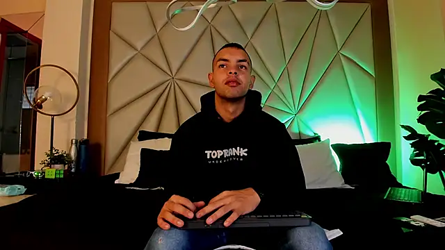 Snapshot of IanBlaze_ chatting on 10.23.25 IanBlaze  online show from 10.23.25