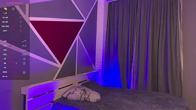 RebeccaEglitis online show from 11.06.25