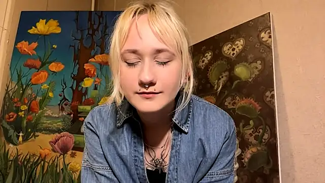 Snapshot of Ulemonala_Cute chatting on 10.11.25 Ulemonala Cute online show from 10.11.25