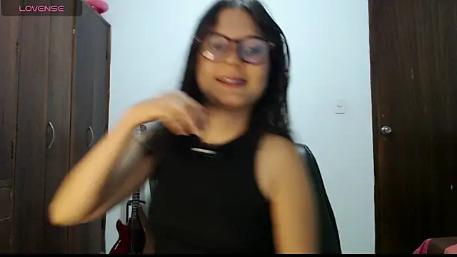 Snapshot of CarlaLorez chatting on 05.07.26 CarlaLorez online show from 05.07.26
