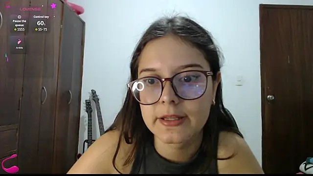 Snapshot of CarlaLorez chatting on 05.18.26 CarlaLorez online show from 05.18.26