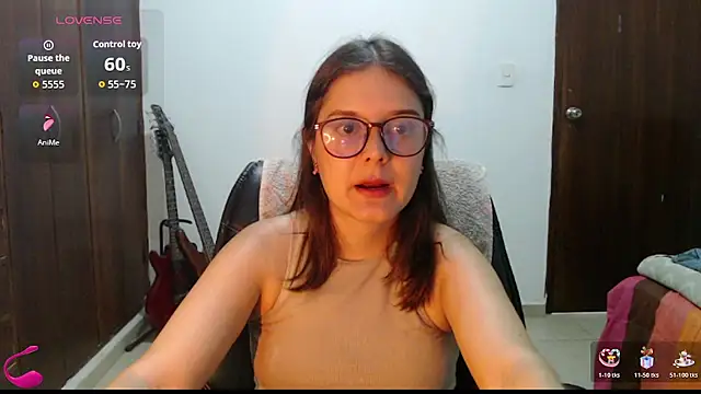 Snapshot of CarlaLorez chatting on 05.21.26 CarlaLorez online show from 05.21.26