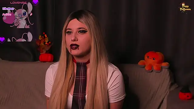 ShyBunny1 online show from 10.23.25