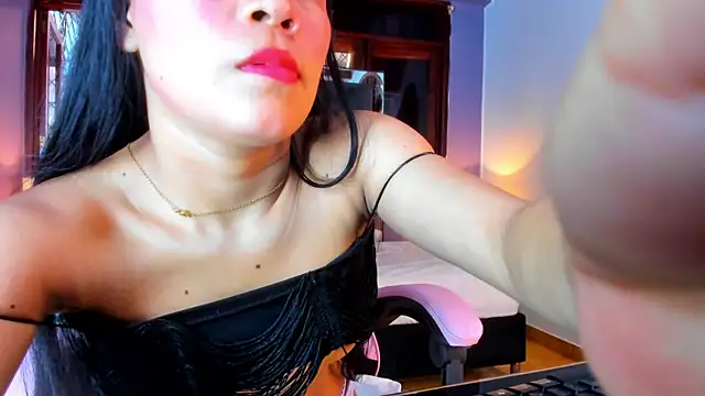 Snapshot of alissa__petite chatting on 10.16.25 alissa  petite online show from 10.16.25