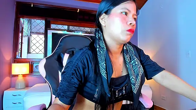 Snapshot of alissa__petite chatting on 10.18.25 alissa  petite online show from 10.18.25