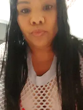 Snapshot of selena__doll chatting on 10.12.25 selena  doll online show from 10.12.25