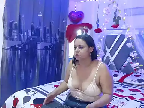 Snapshot of NicoleLerman chatting on 10.08.25 NicoleLerman online show from 10.08.25