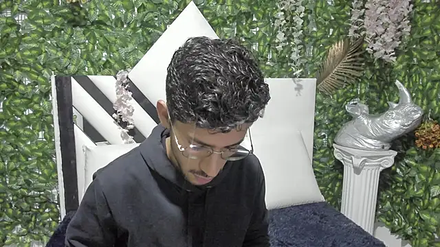 Snapshot of ALANVILLA_LOBO chatting on 10.15.25 ALANVILLA LOBO online show from 10.15.25