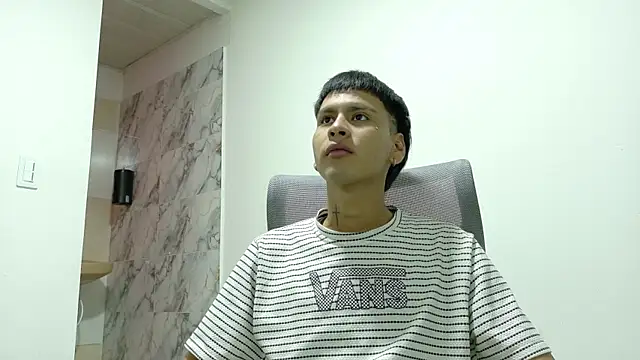 Snapshot of SEBAS_LOVER_ chatting on 10.20.25 SEBAS LOVER  online show from 10.20.25