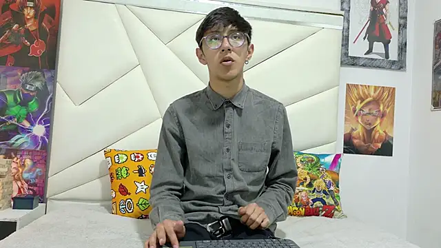 Snapshot of TWINK_JOSS chatting on 10.22.25 TWINK JOSS online show from 10.22.25