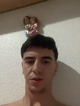 suarezz  online show from 10.06.25