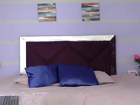 Snapshot of LizzyGrey_ chatting on 10.20.25 LizzyGrey  online show from 10.20.25