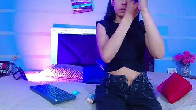 LizzyGrey  online show from 12.04.25