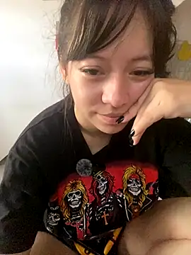 Snapshot of Damara_Rolands- chatting on 10.23.25 Damara Rolands- online show from 10.23.25