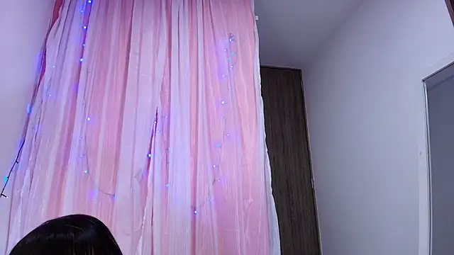 Snapshot of grace_sw chatting on 11.19.25 grace sw online show from 11.19.25