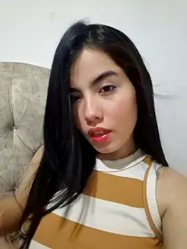 Snapshot of candyy_white chatting on 10.26.25 candyy white online show from 10.26.25