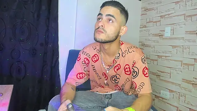 Master King Crazzy777 online show from 10.21.25