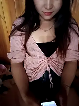 Snapshot of miemie-xx chatting on 10.07.25 miemie-xx online show from 10.07.25