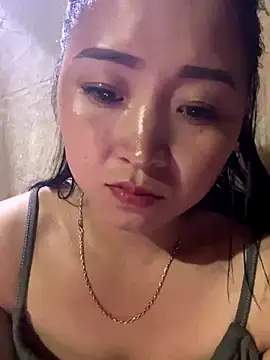 Snapshot of miemie-xx chatting on 10.25.25 miemie-xx online show from 10.25.25
