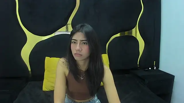 Snapshot of Mia_clark18 chatting on 10.22.25 Mia clark18 online show from 10.22.25