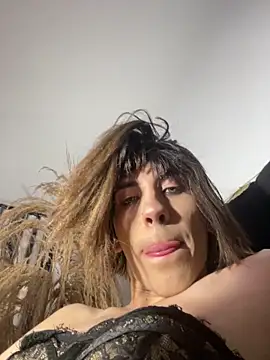 SiaraRealist online show from 04.02.26