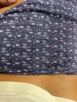 Hansikahanish8 online show from 10.16.25