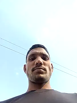 Snapshot of BiggerDickGuy chatting on 10.08.25 BiggerDickGuy online show from 10.08.25